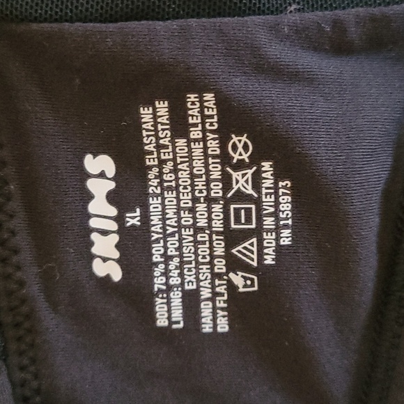 Nwt Skims crossover bralette. - Picture 3 of 3